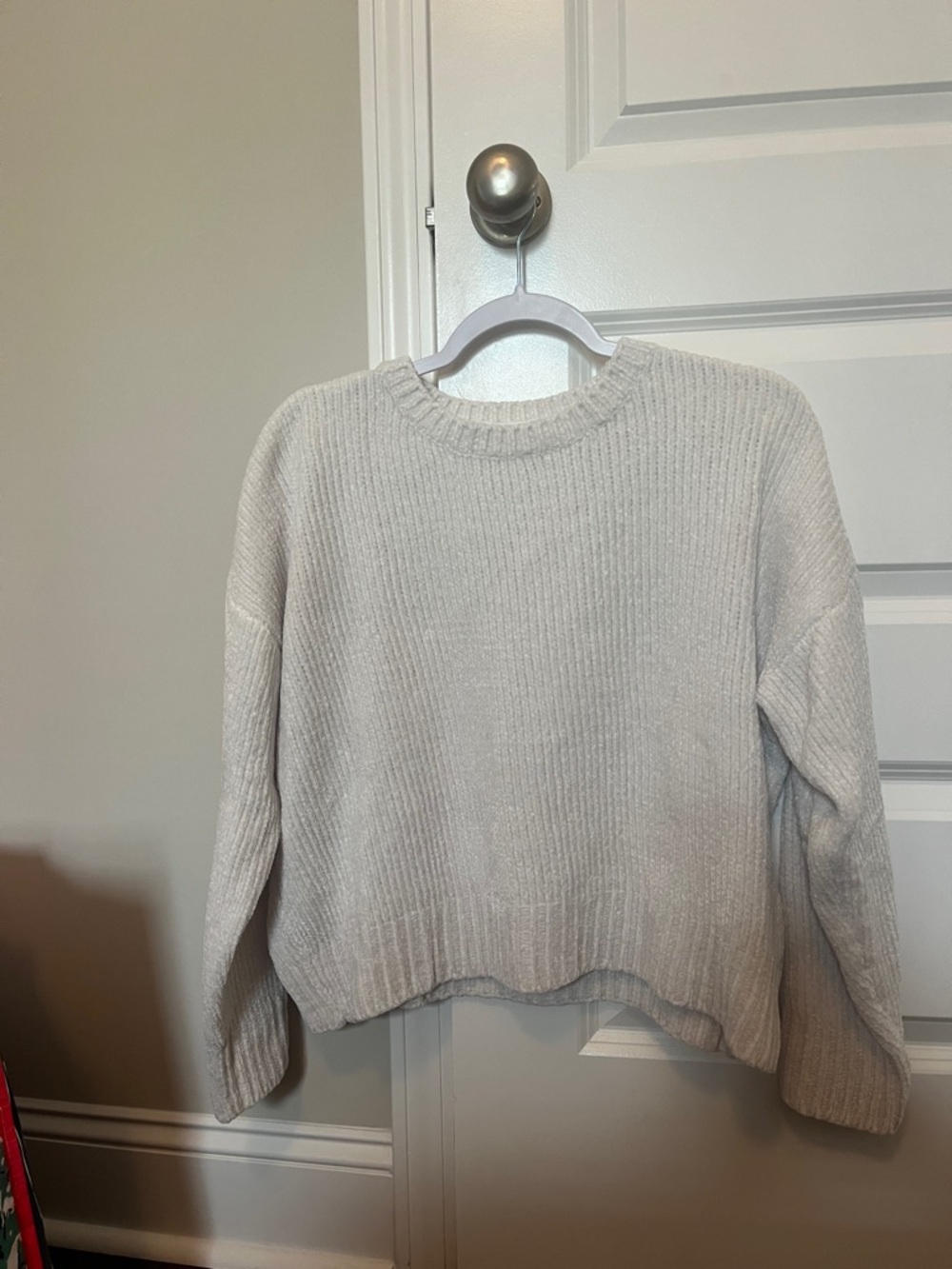 Cozy Ribbed Crewneck Sweater - white
